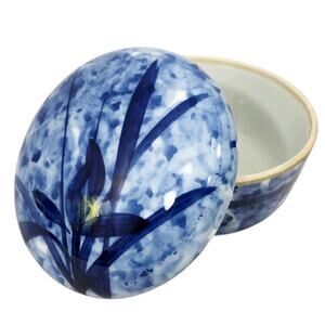 VTG MANN 1970s JAPAN JEWELRY BOX VANITY DRESSER TRINKET BLUE WHITE IRIS SIGNED